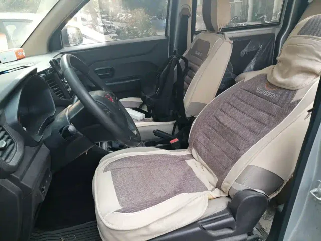 Wuling Hongguang V — Фото автомобиля 11