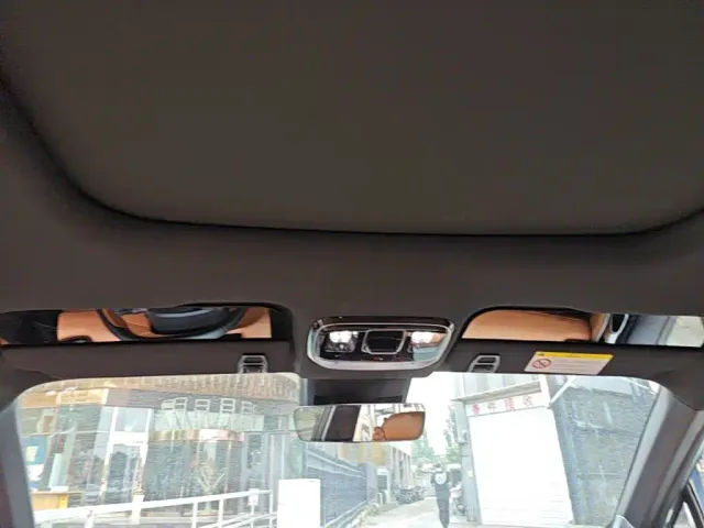 Geely Boyue L — Фото автомобиля 22