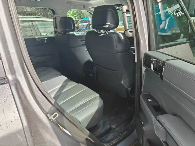BYD FangChengBao Leopard 5 — Фото автомобиля 12