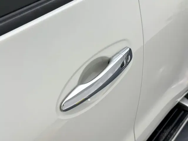 Nissan Terra 2020 2.5L XL Upper Automatic 2WD Luxury Edition — Фото автомобиля 18