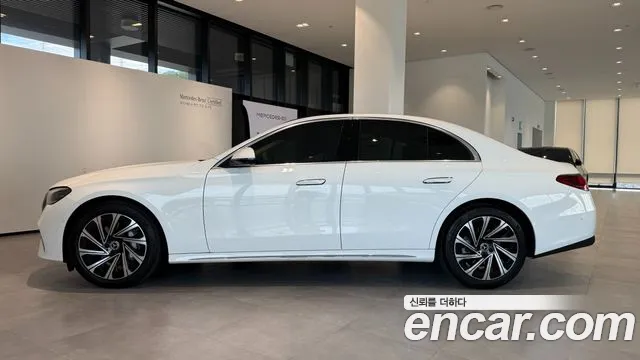Mercedes-Benz E-Class — Фото автомобиля 8