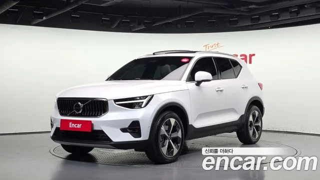 Фотография автомобиля — Volvo XC40