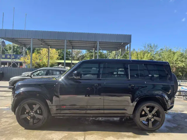 Land Rover Defender — Фото автомобиля 5