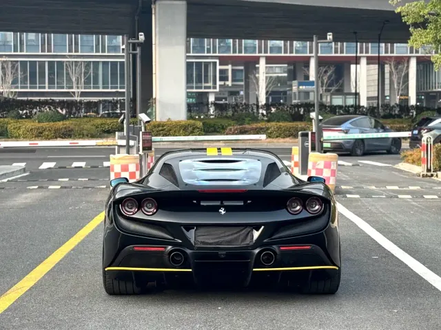 Ferrari F8 — Фото автомобиля 8