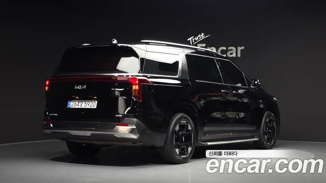 Kia Carnival Generation 4 — Фото автомобиля 2