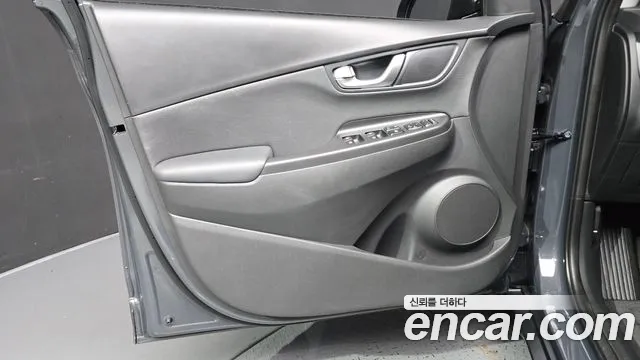 Hyundai Kona — Фото автомобиля 13