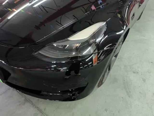 Tesla Model 3 — Фото автомобиля 23