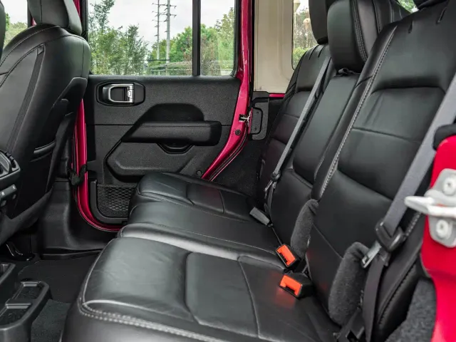 Jeep Wrangler — Фото автомобиля 19