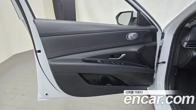 Hyundai Avante CN7 — Фото автомобиля 13