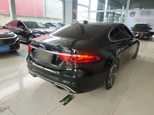 Jaguar XFL — Фото автомобиля 4