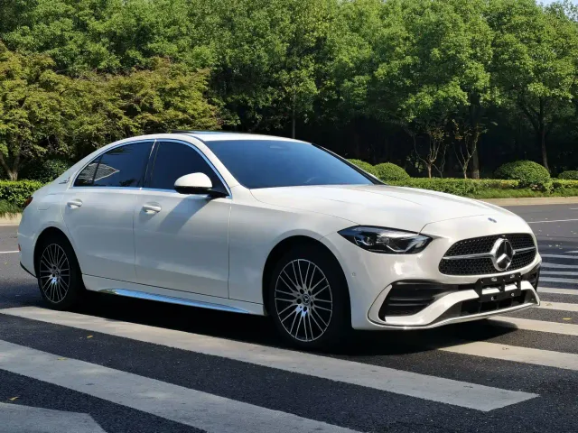 Mercedes-Benz C-Class — Фото автомобиля 3