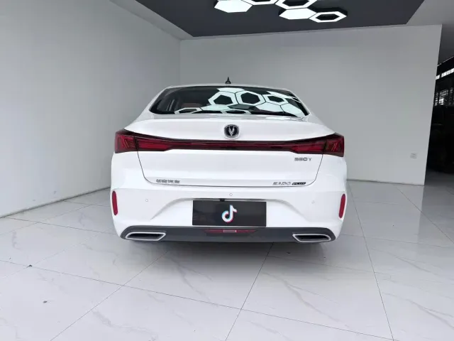 Changan Eado — Фото автомобиля 8