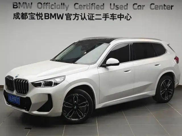 Фотография автомобиля — BMW X1