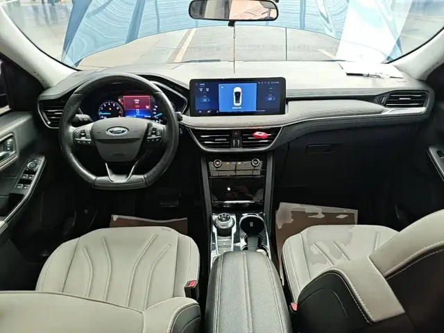 Ford Escape — Фото автомобиля 9