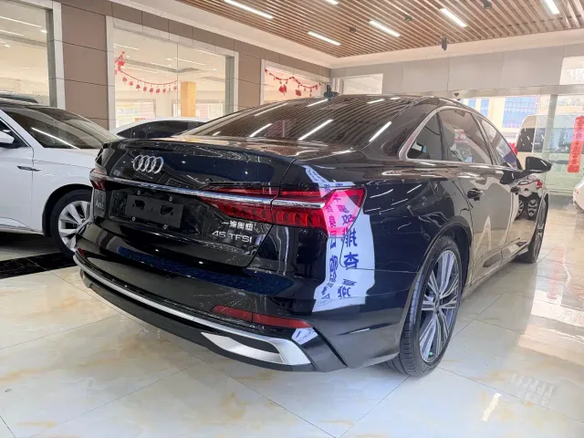 Audi A6L — Фото автомобиля 4