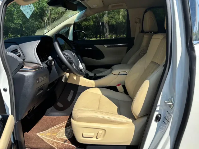 Toyota Vellfire — Фото автомобиля 7