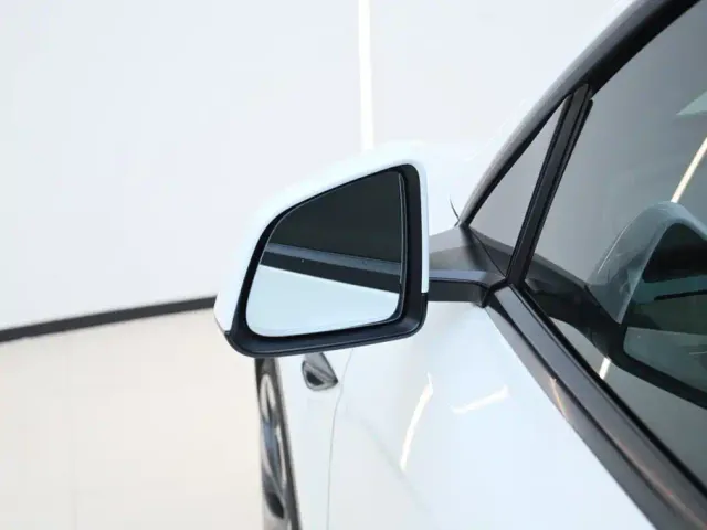 Tesla Model Y — Фото автомобиля 16