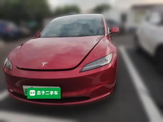 Tesla Model 3 — Фото автомобиля 2