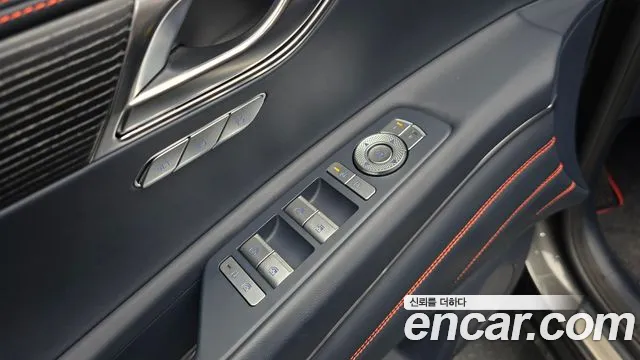 Genesis GV80 — Фото автомобиля 14