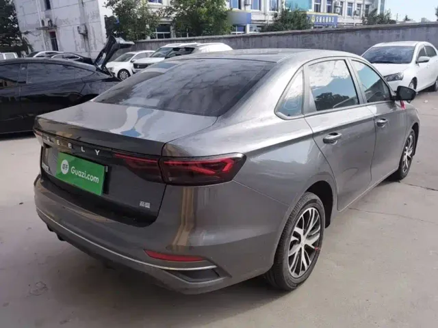 Geely Emgrand — Фото автомобиля 6