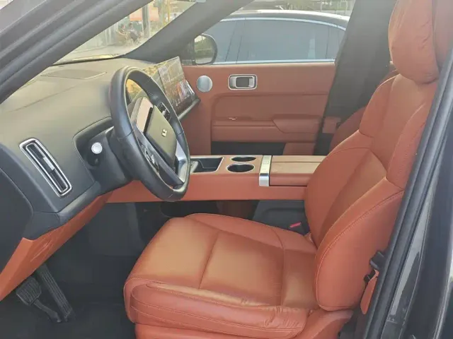 Li Auto L9 — Фото автомобиля 6
