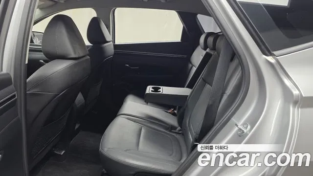 Hyundai Tucson Tucson (NX4) Дизель 2.0 2WD — Фото автомобиля 12