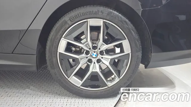 BMW 5-Series — Фото автомобиля 21