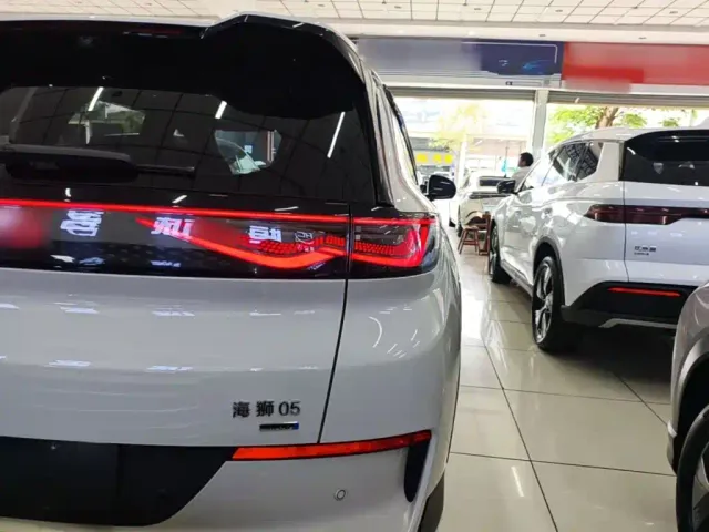 BYD Sealion 05 EV — Фото автомобиля 7
