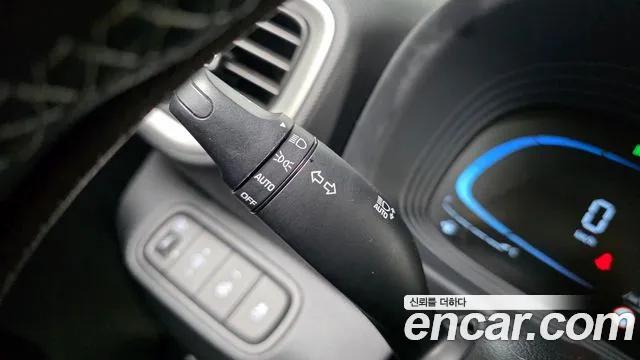 Hyundai Venue — Фото автомобиля 25