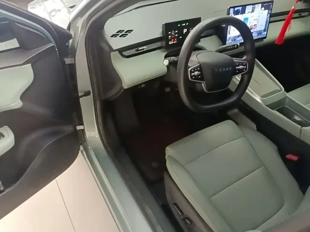 Roewe D6 — Фото автомобиля 11