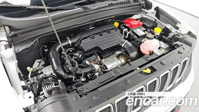 Jeep Renegade — Фото автомобиля 9