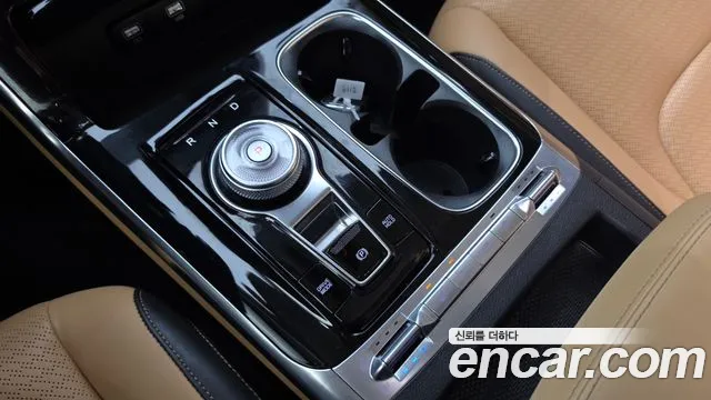 Kia Carnival Generation 4 — Фото автомобиля 9