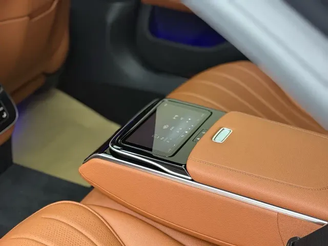 Mercedes-Benz S-Class — Фото автомобиля 12