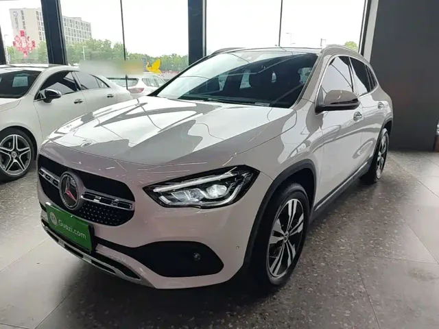 Фотография автомобиля — Mercedes-Benz GLA-Class