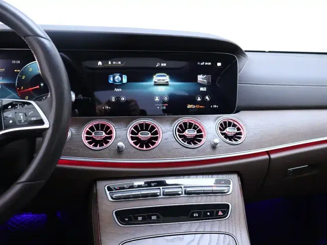 Mercedes-Benz E-Class — Фото автомобиля 10