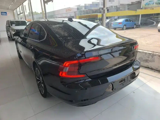 Volvo S90 — Фото автомобиля 4