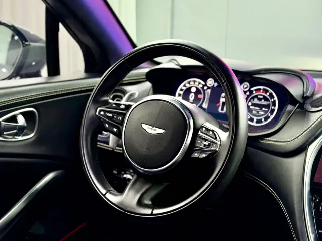 Aston Martin DBX — Фото автомобиля 11