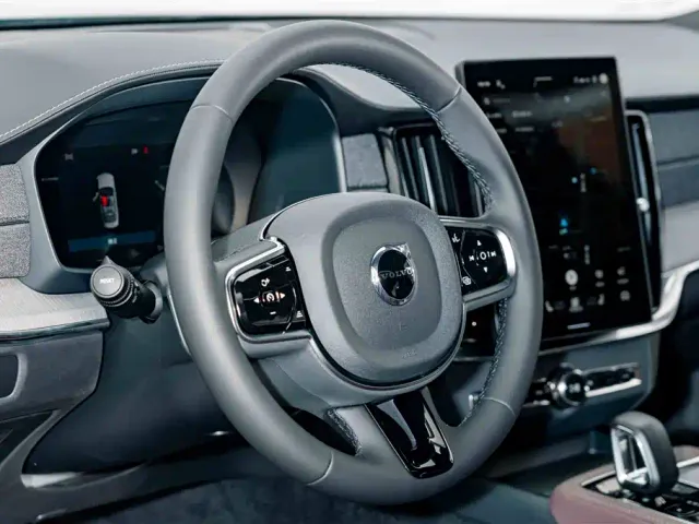 Volvo S90 — Фото автомобиля 9