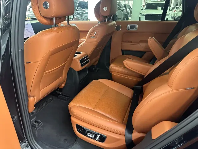 Li Auto L8 — Фото автомобиля 17