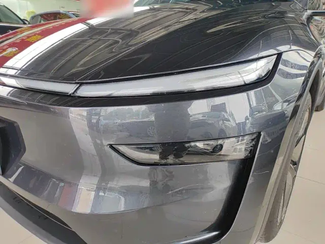 Tesla Model Y — Фото автомобиля 23
