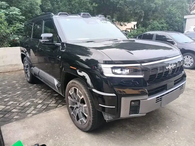 BYD FangChengBao Leopard 8 — Фото автомобиля 3
