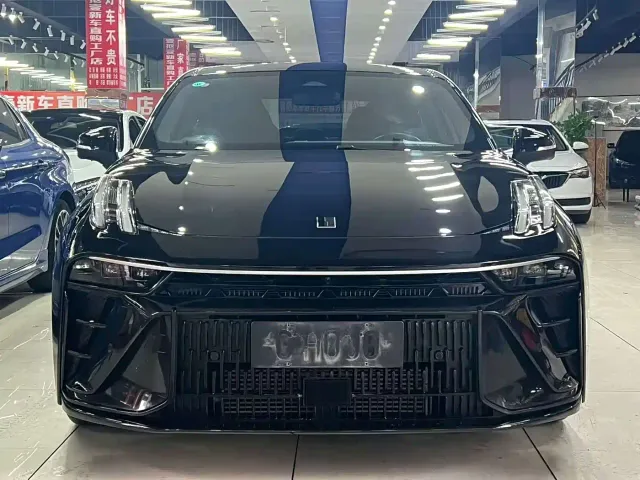 Lynk & Co 03 — Фото автомобиля 2