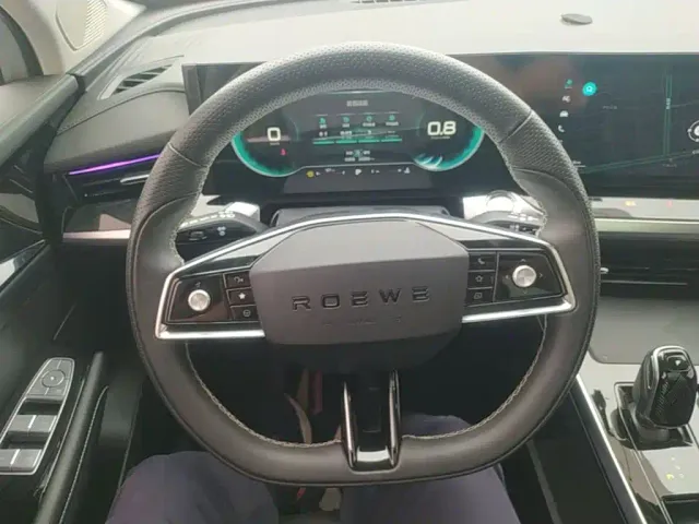 Roewe RX5 Max — Фото автомобиля 10