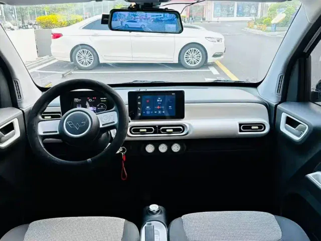 Wuling Motors Hongguang MINIEV 2024 3rd Gen 215km Advanced — Фото автомобиля 9