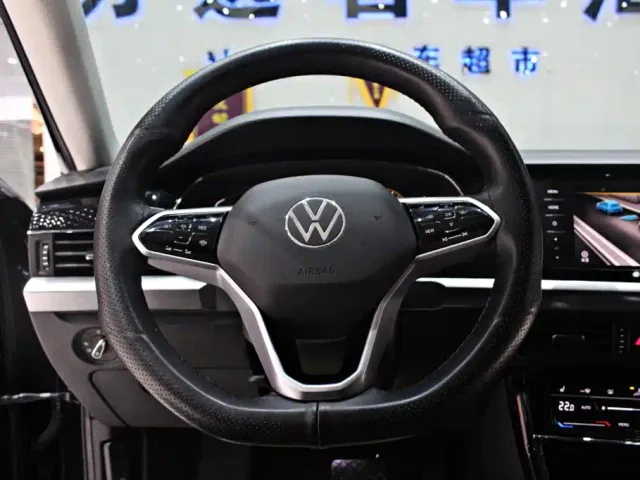 Volkswagen Passat — Фото автомобиля 6