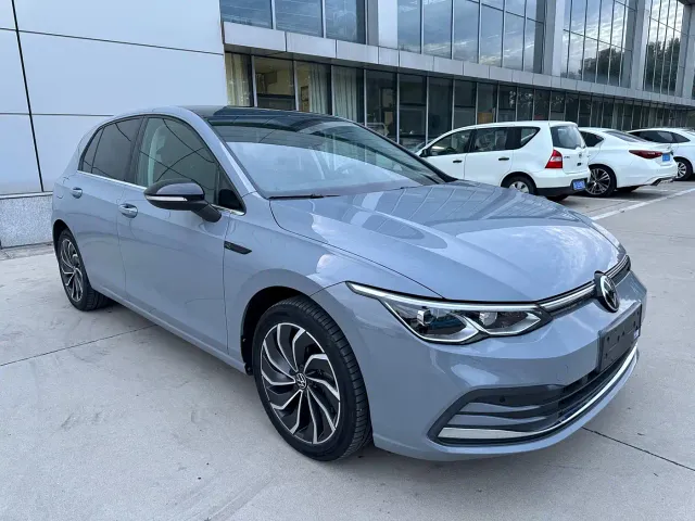 Volkswagen Golf — Фото автомобиля 2
