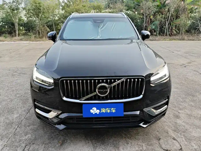 Volvo XC90 — Фото автомобиля 2