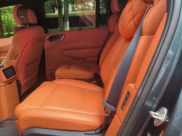 Lynk & Co 900 — Фото автомобиля 7