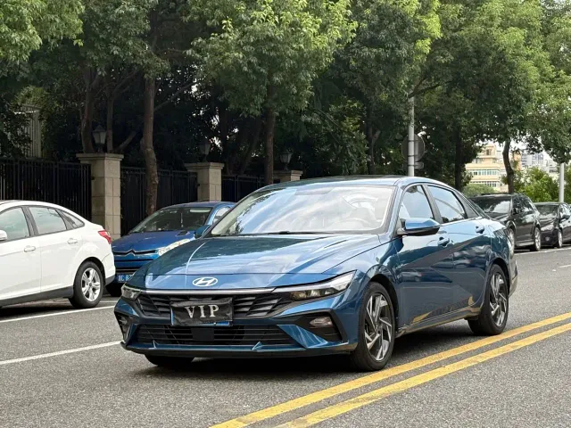 Фотография автомобиля — Hyundai Elantra