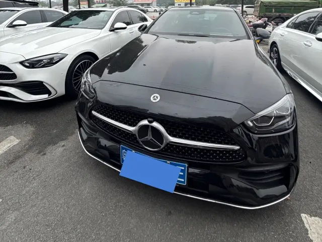 Фотография автомобиля — Mercedes-Benz C-Class